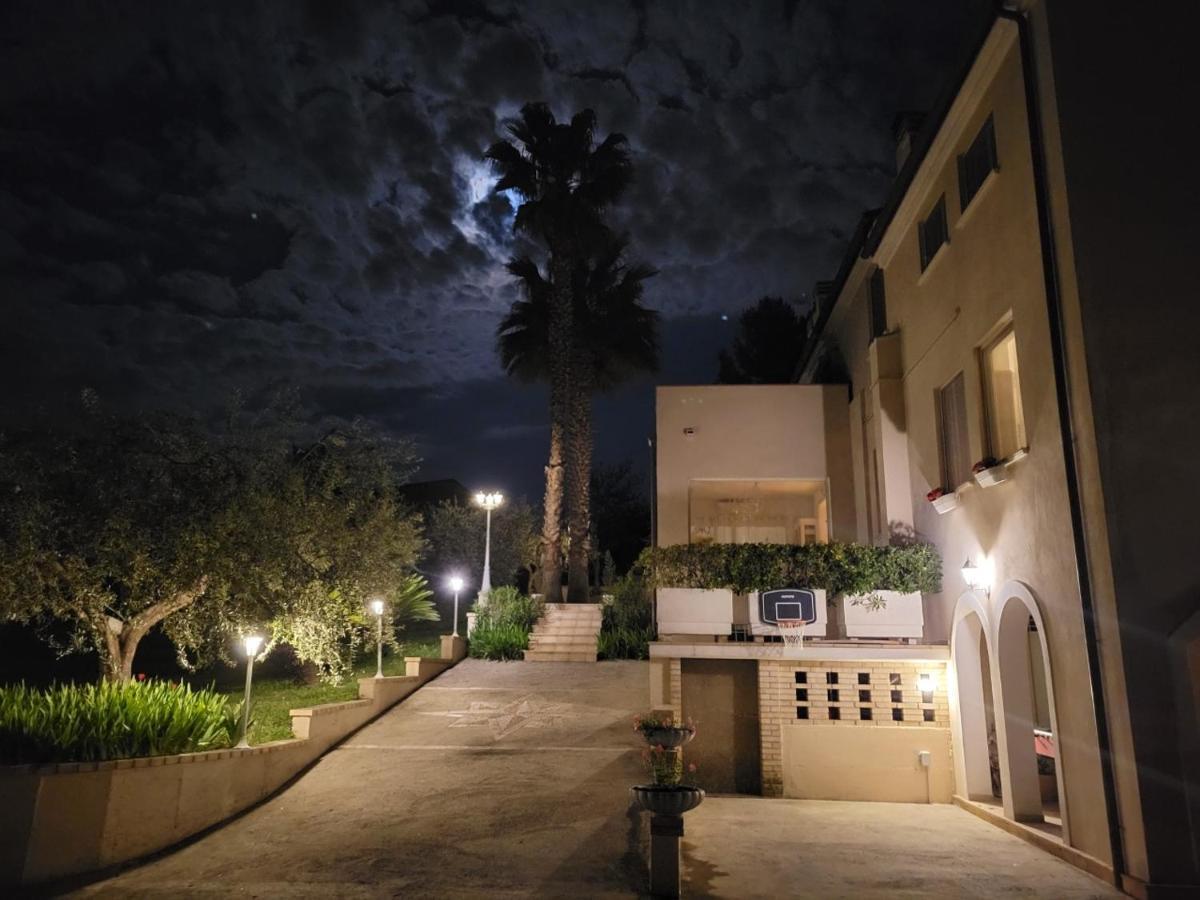 Casale Angela Apartamento Torrevecchia Teatina Exterior foto